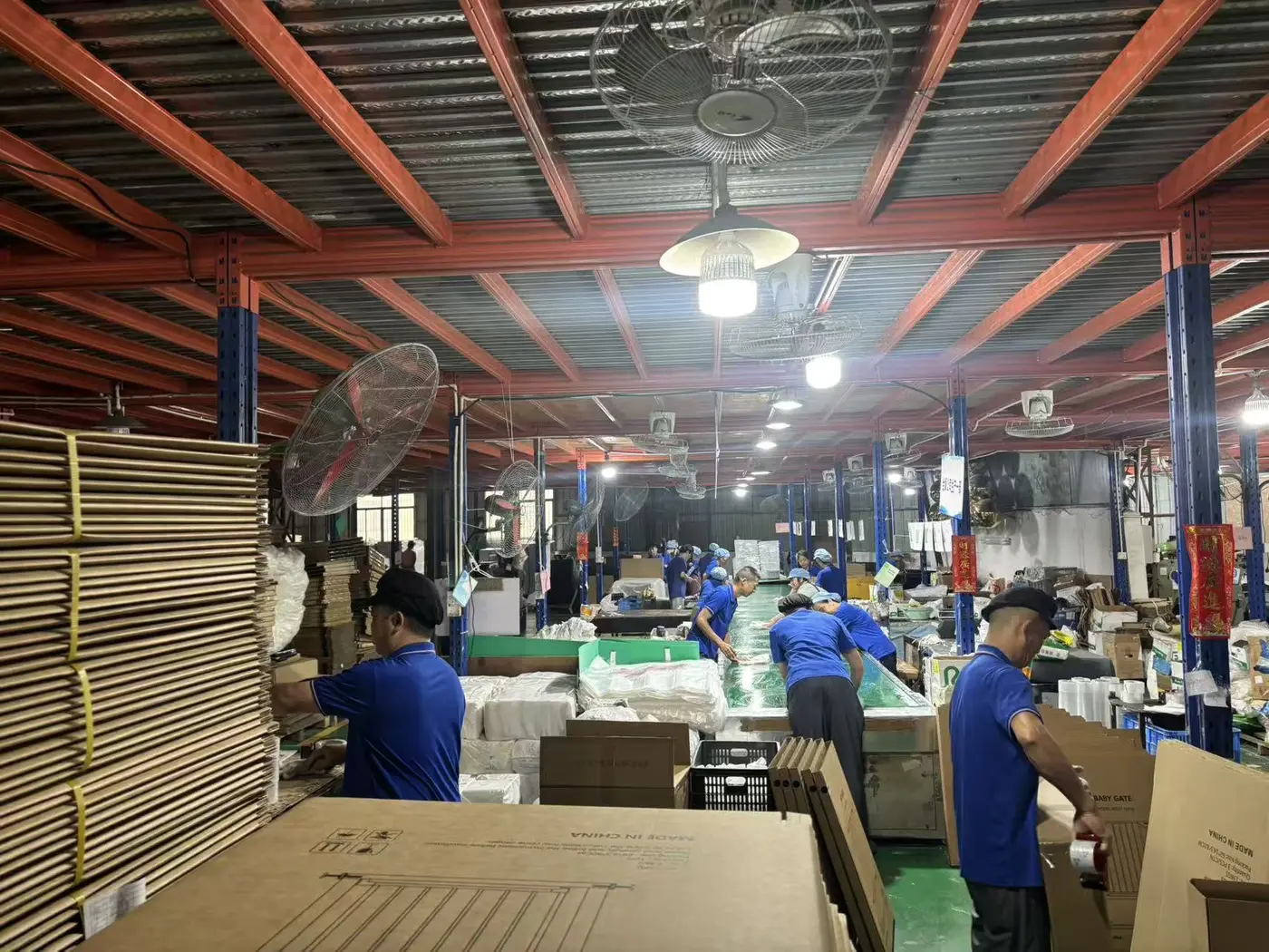 Baby gate assembly and packaging line inside the Jinlang factory